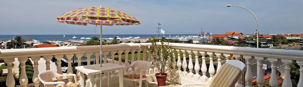 Hotel Happy Marina di Pietrasanta Exterior photo