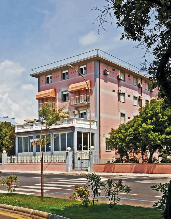 Hotel Happy Marina di Pietrasanta Exterior photo