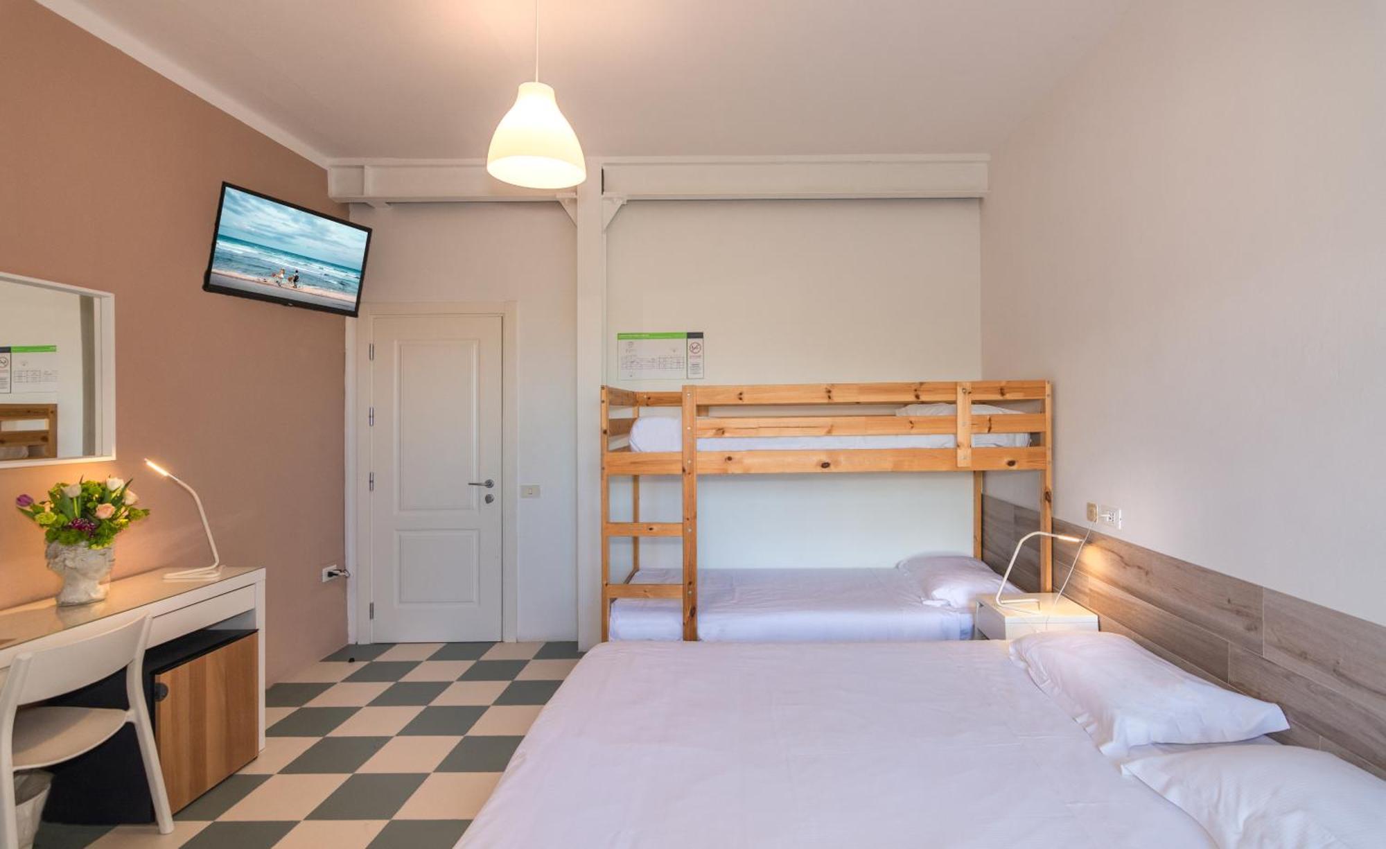 Hotel Happy Marina di Pietrasanta Exterior photo