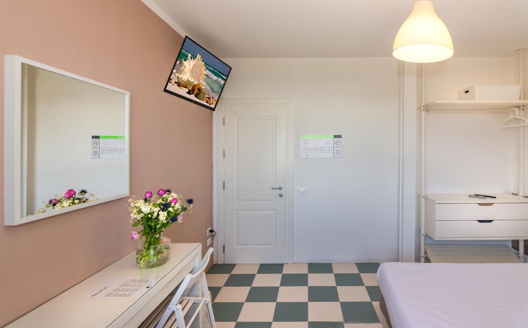 Hotel Happy Marina di Pietrasanta Exterior photo